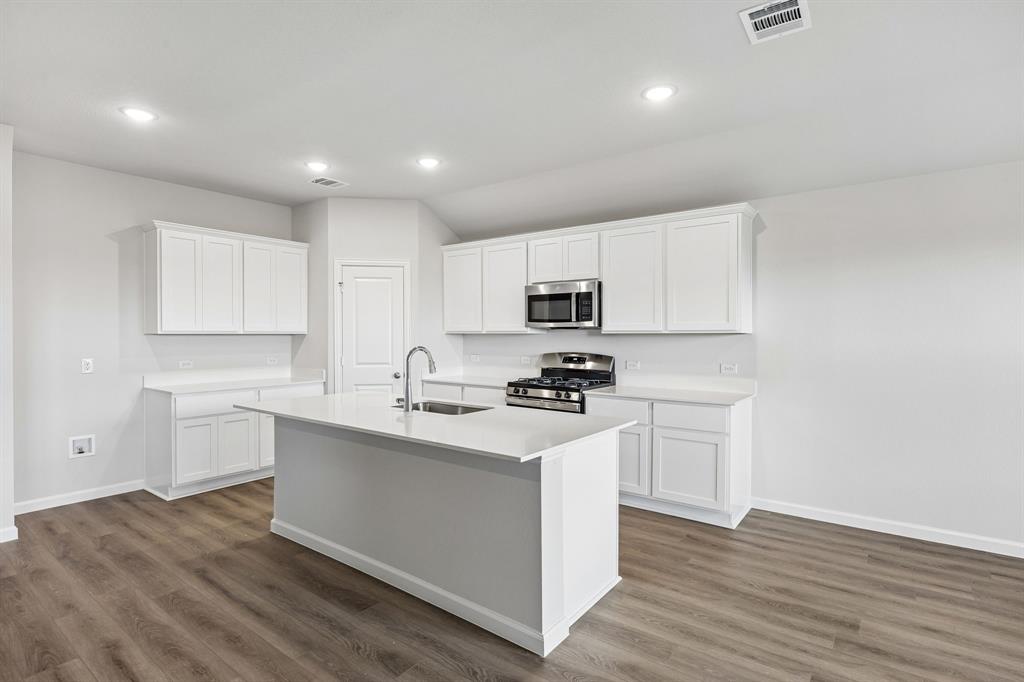 1127 Angus Lane