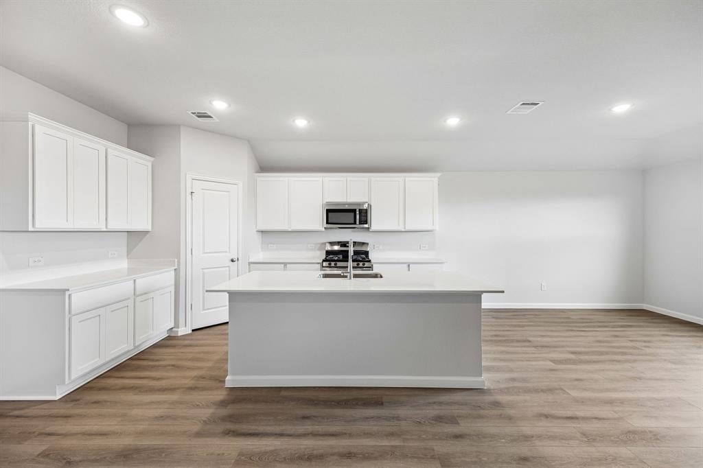 1127 Angus Lane