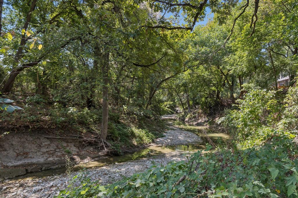 3227 Berry Hollow