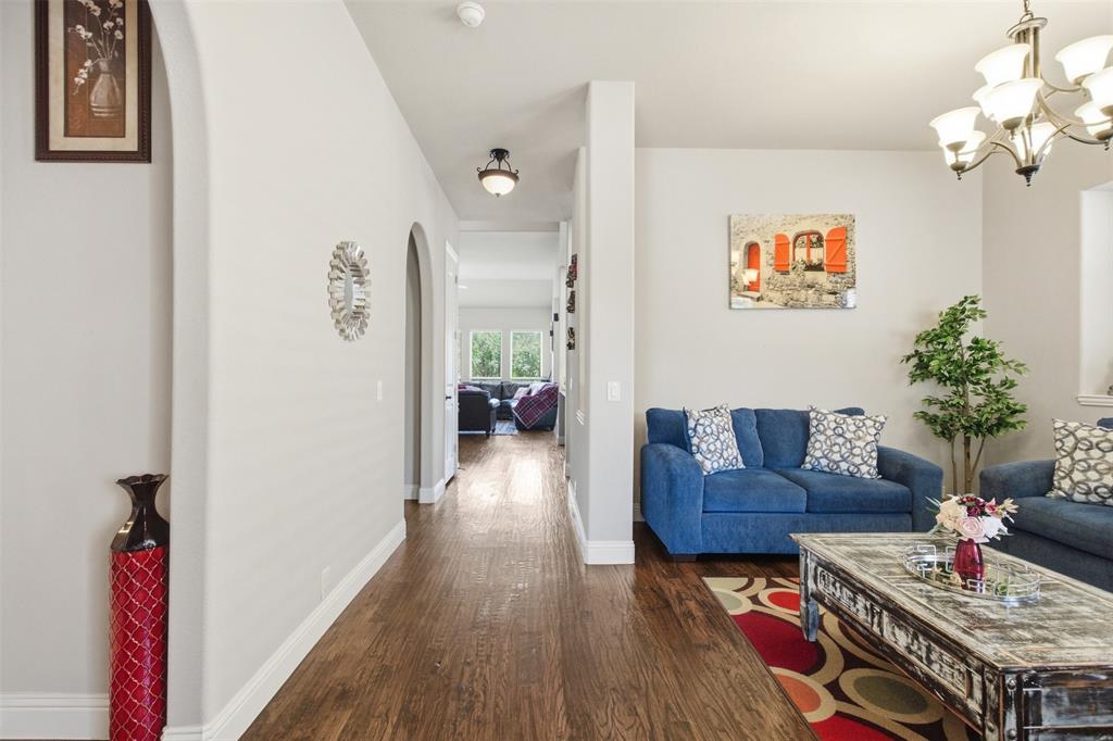 2304 Lynbridge Circle