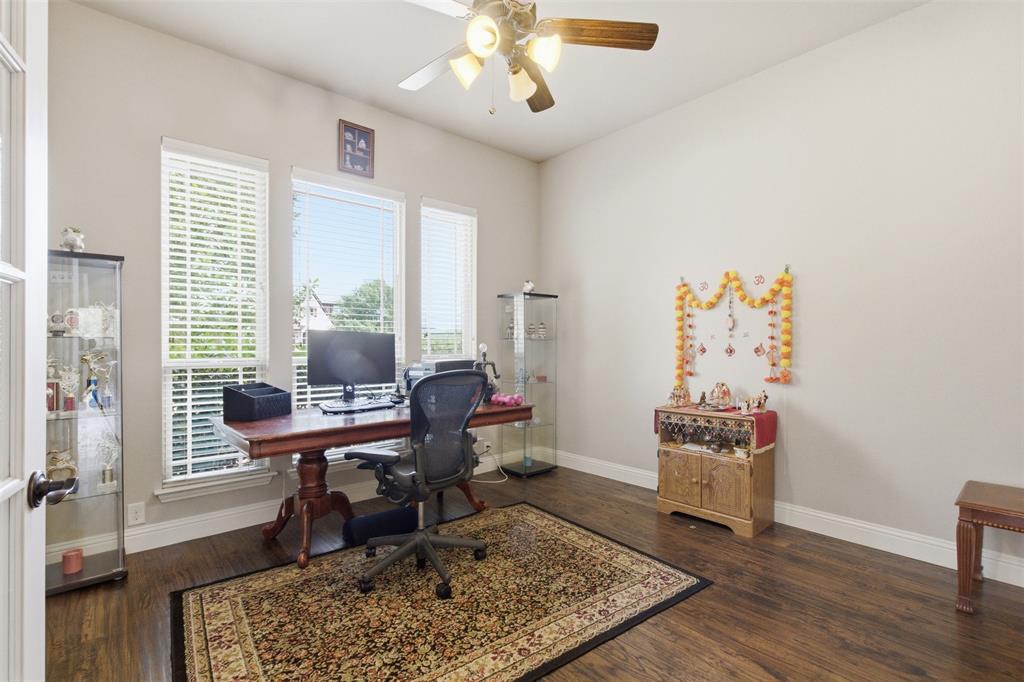 2304 Lynbridge Circle