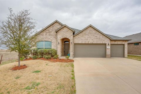 Photo of 1824 Millbrae Road, Cleburne, TX 76033 (MLS # 21196463)