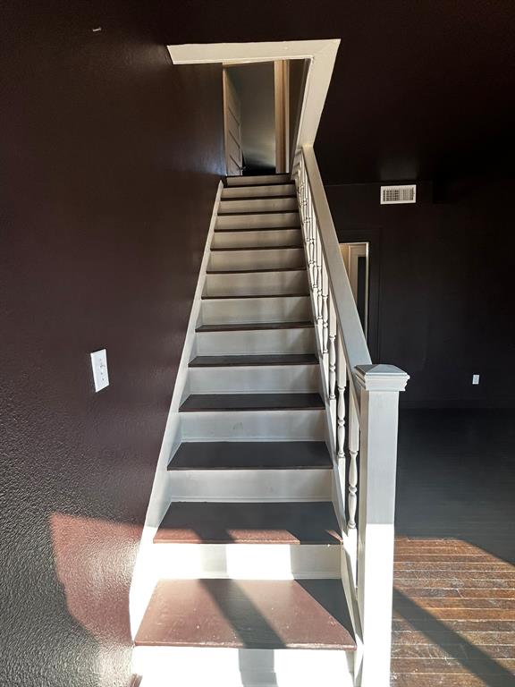 S & B Of Hund - Residential