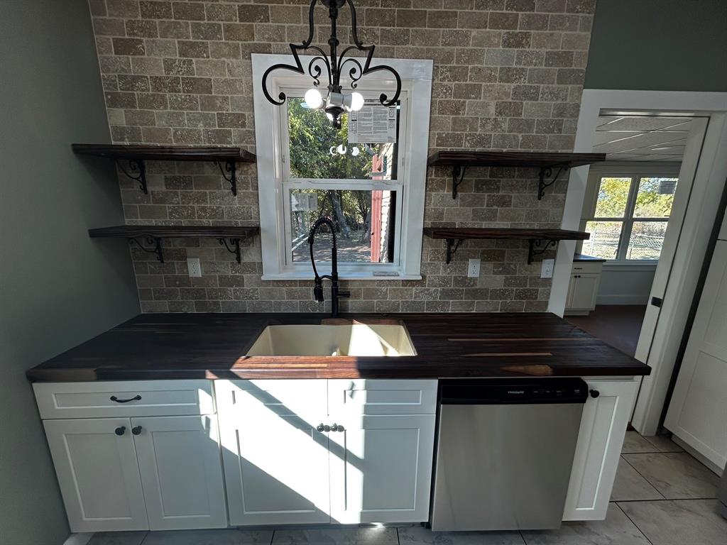 S & B Of Hund - Residential