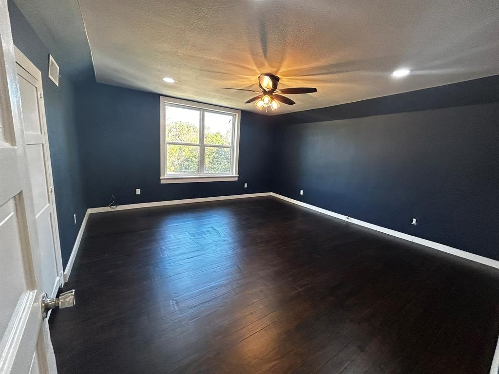 S & B Of Hund - Residential