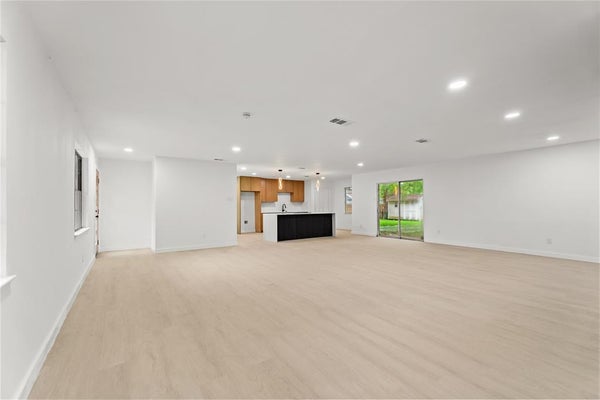 110 HACKBERRY ST, LANCASTER, TX 75146 - Image 1c6dff28dd8332f2ec2bb8f51a2ff570/3780323634