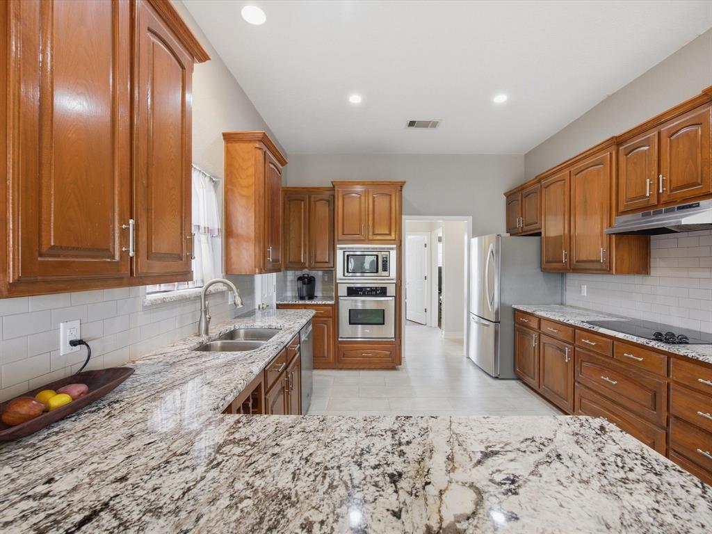 10106 Ravenswood Road