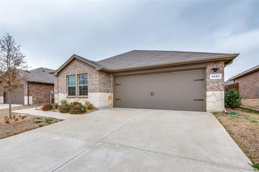 Great barely lived in one story in the wonderful Verandah Community! Home includes washer, dryer and refrigerator! Open concept plan with 3 nice size bedrooms. Kitchen boasts stainless appliances and great sized island. Oversized backyard with room for entertaining! Elementary school in neighborhood. Community boasts ponds, pool, and park.