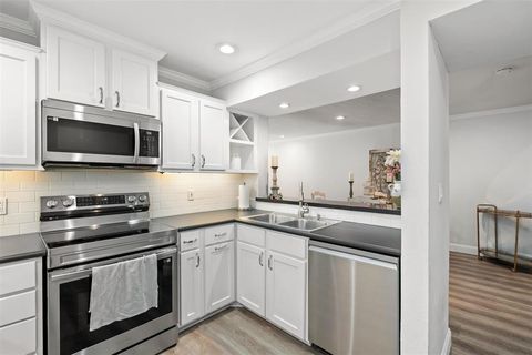 Tiny photo for 5200 Martel Avenue #6D, Dallas, TX 75206 (MLS # 21175055)