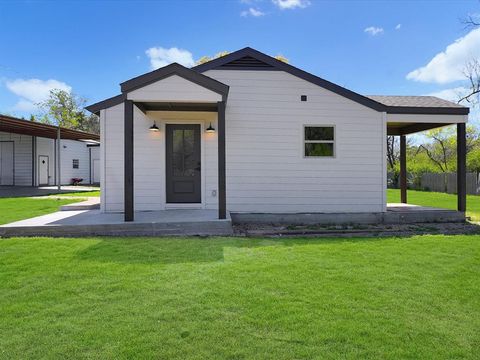 Photo of 5544 Ranchero Lane, Dallas, TX 75236 (MLS # 21211910)