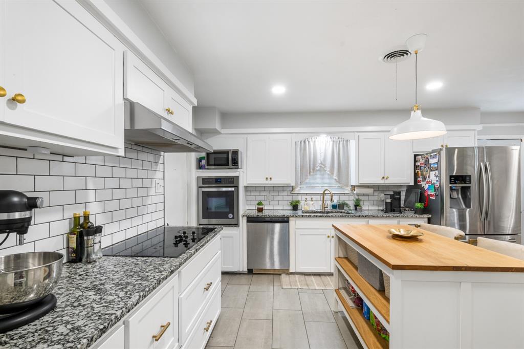 7017 Robinhood Lane