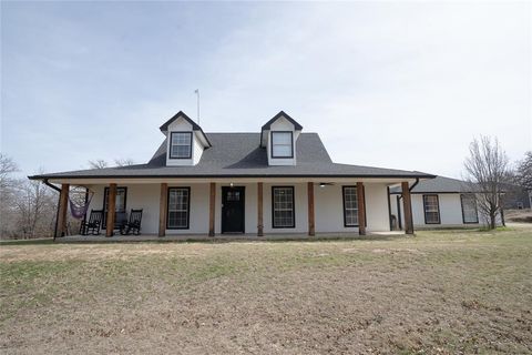 725 Hunter Trail Bridgeport TX 76426