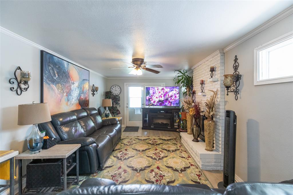 Henry Sayles Of Harris - Residential