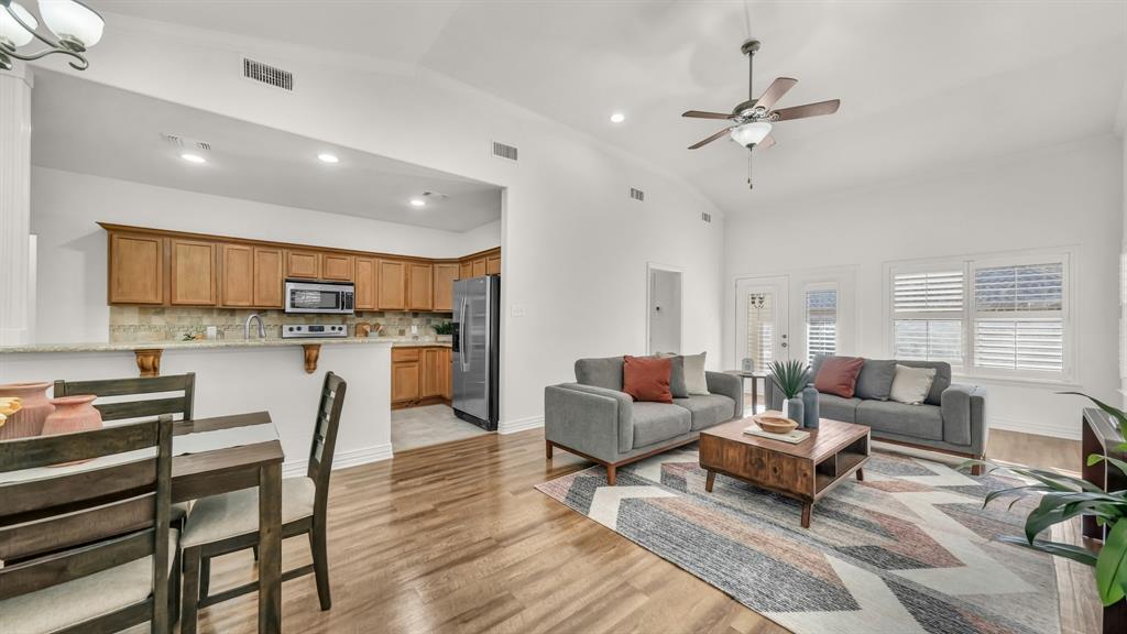 2233 Cobblestone Court