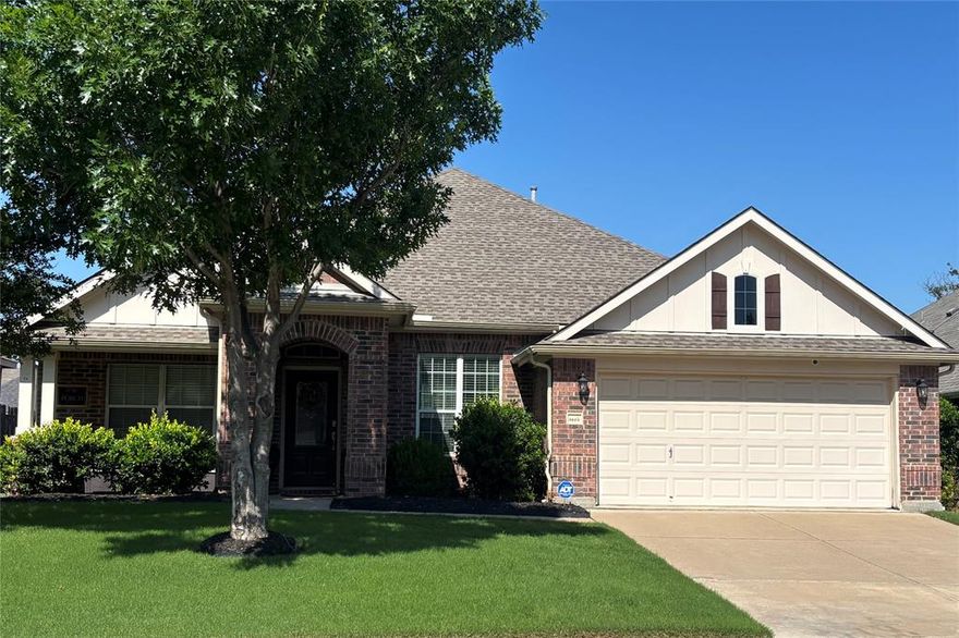Located in the desirable Southwind Addition, this beautifully updated 3-bedroom, 2-bath home with a dedicated study offers 2,162 sq. ft. of thoughtfully designed living space in Arlington. From the inviting front and back porches to the lush Bermuda lawn, this home delivers comfort and curb appeal at every turn. Interior features include upgraded granite countertops, refreshed cabinetry, wood-look flooring throughout, tile in the entry and walkways, and carpeted closets only. The spacious layout offers a formal dining area, recessed lighting, modern French door hardware, generous attic storage, and a cozy fireplace and desirable gas range perfect for cooking and entertaining. Stylish, functional, and move-in ready—this home is the perfect blend of charm and modern living.
Refrigerator included with list or above asking price.