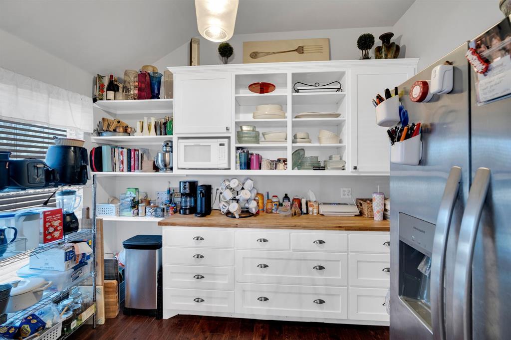 LA VISTA ESTS PH2 .762 AC - Residential