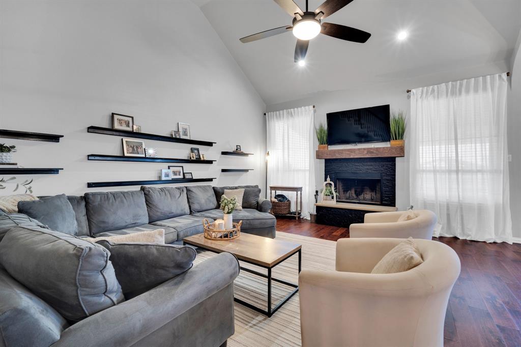 LA VISTA ESTS PH2 .762 AC - Residential