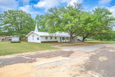 A home in Grand Saline