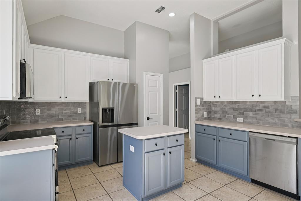 Lewisville, Texas 75077, United States, 3 Bedrooms Bedrooms, ,2 BathroomsBathrooms,Residential,Active,239345