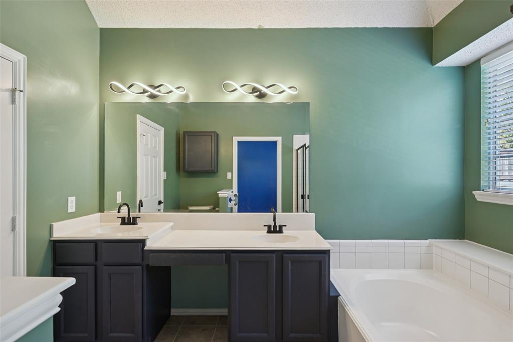 Lewisville, Texas 75077, United States, 3 Bedrooms Bedrooms, ,2 BathroomsBathrooms,Residential,Active,239345