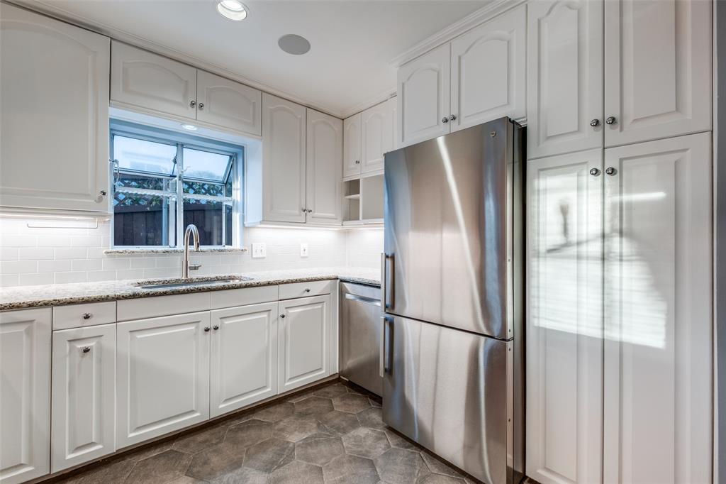 Hollywood 01 Instl - Residential