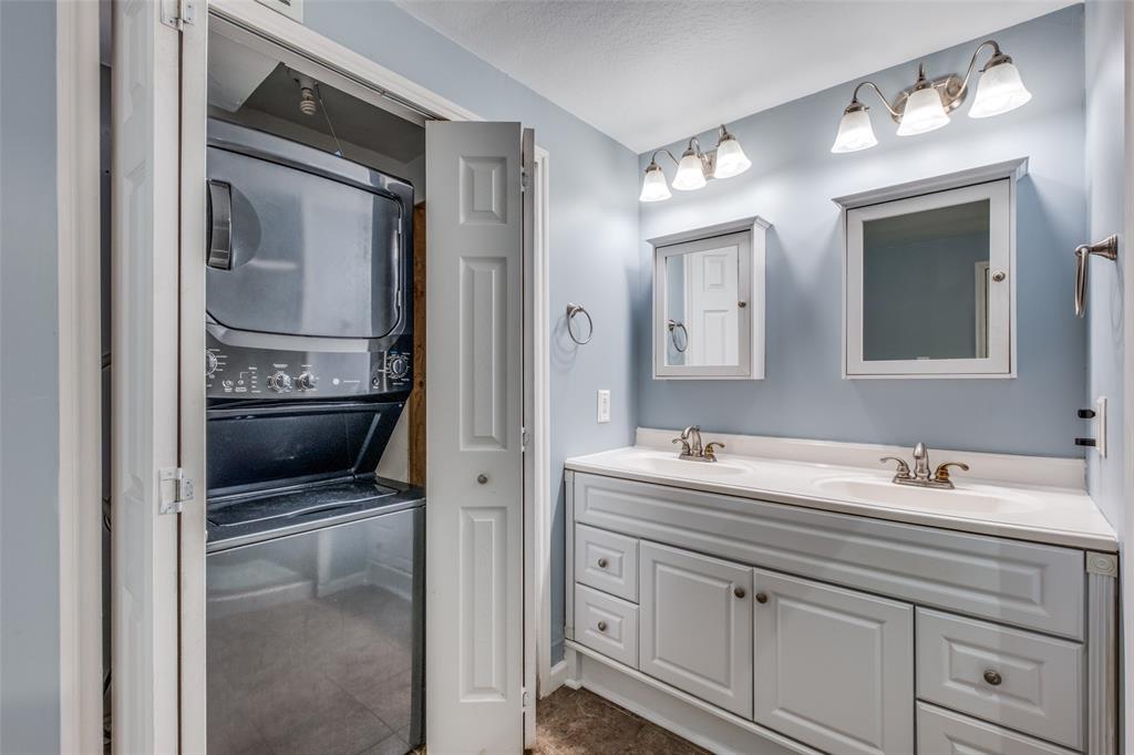 Hollywood 01 Instl - Residential