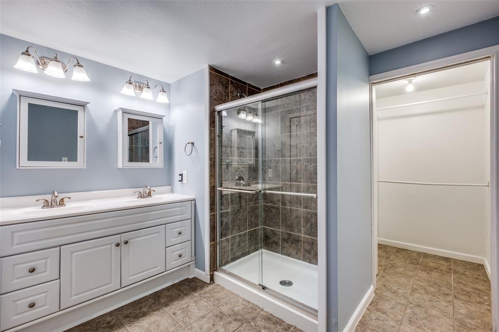 Hollywood 01 Instl - Residential