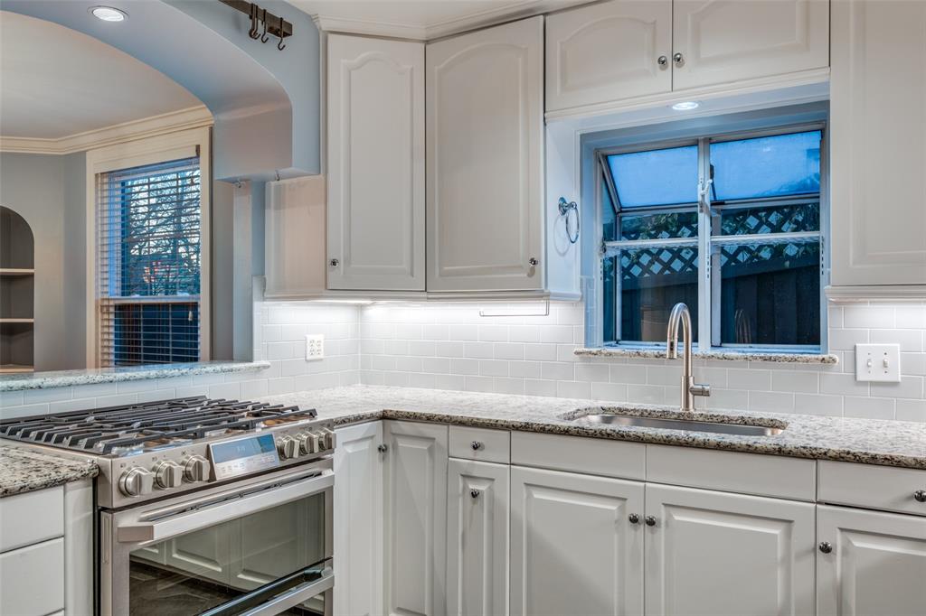 Hollywood 01 Instl - Residential