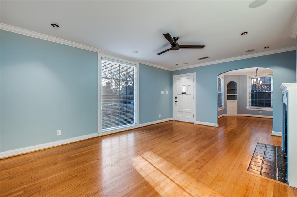 Hollywood 01 Instl - Residential