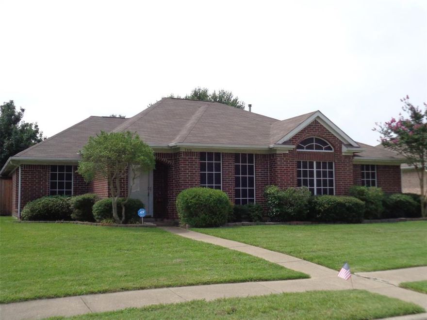 Welcome to your next home! This beautifully maintained property features 3 bedrooms plus a versatile bonus room that can easily serve as a 4th bedroom, private office, or playroom—perfect for today’s lifestyle.

Step inside and you’ll find light-filled living spaces designed for comfort and functionality. The open layout flows effortlessly, making it ideal for both everyday living and entertaining. The bonus room adds that extra flexibility families and professionals love.

Nestled in a prime DFW location, this home offers quick access to major highways, shopping, dining, schools, and entertainment. Whether you’re commuting across the metroplex or enjoying local amenities, you’ll appreciate the unbeatable convenience.

 3 Bedrooms + Bonus Room (4th bedroom or office)
 Move-in ready condition
 Bright and functional living spaces
 Excellent location with easy access to all of DFW

Don’t miss the chance to call this well-situated home your own. Schedule a showing today and imagine the possibilities!