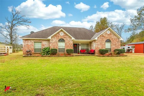Photo of 266 Stark Road, Stonewall, LA 71078 (MLS # 21129039)