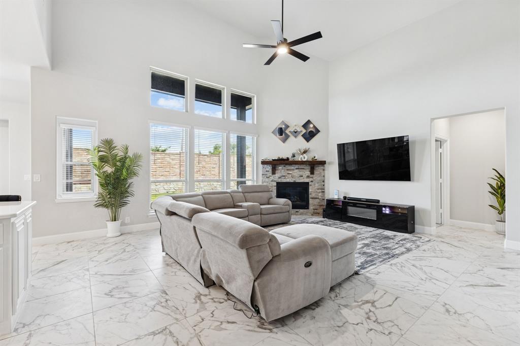 2219 Desmond Drive