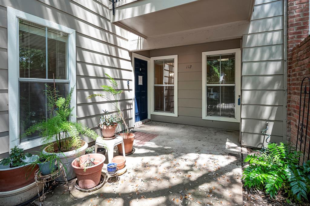 Holly Park Condo - Residential