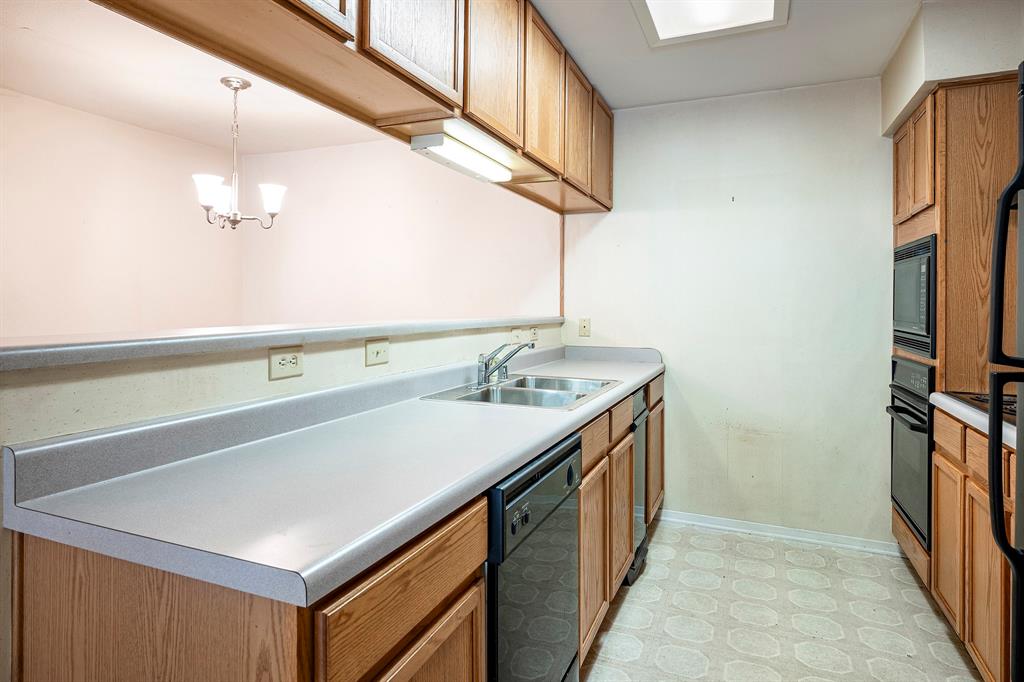 Holly Park Condo - Residential