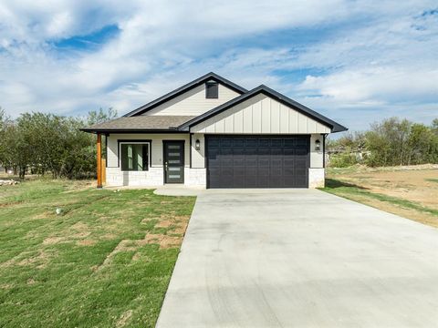 Photo of 702 S Ivy Street, Hillsboro, TX 76645 (MLS # 21091782)