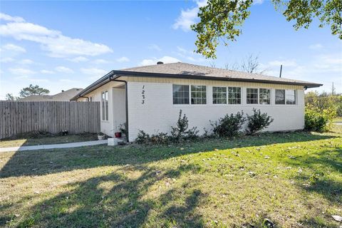 1223 Country Club Road Cleburne TX 76033