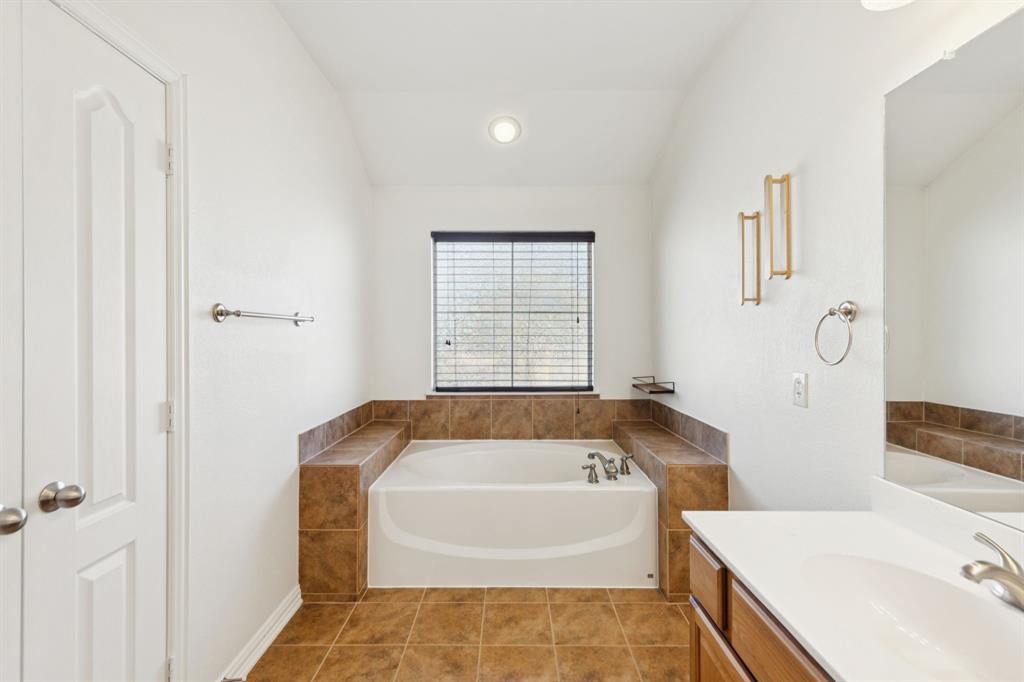 Chateaux Of Allen Twnhms The - Residential