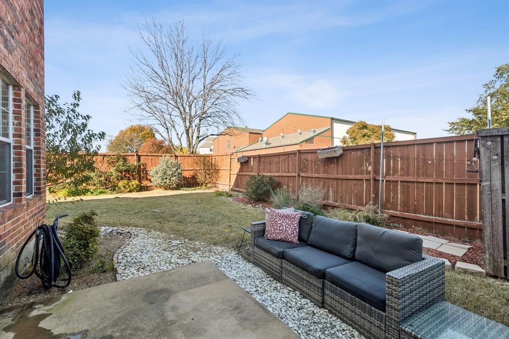 Chateaux Of Allen Twnhms The - Residential