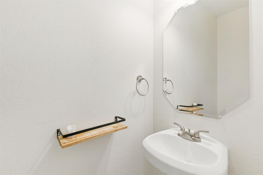 Chateaux Of Allen Twnhms The - Residential