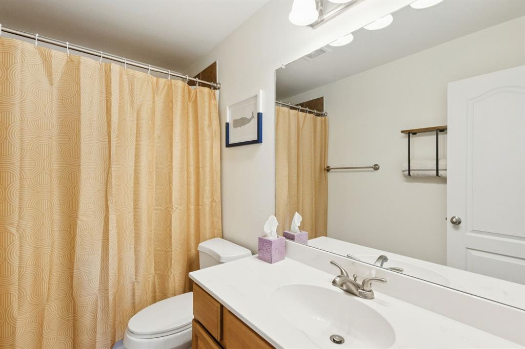 Chateaux Of Allen Twnhms The - Residential