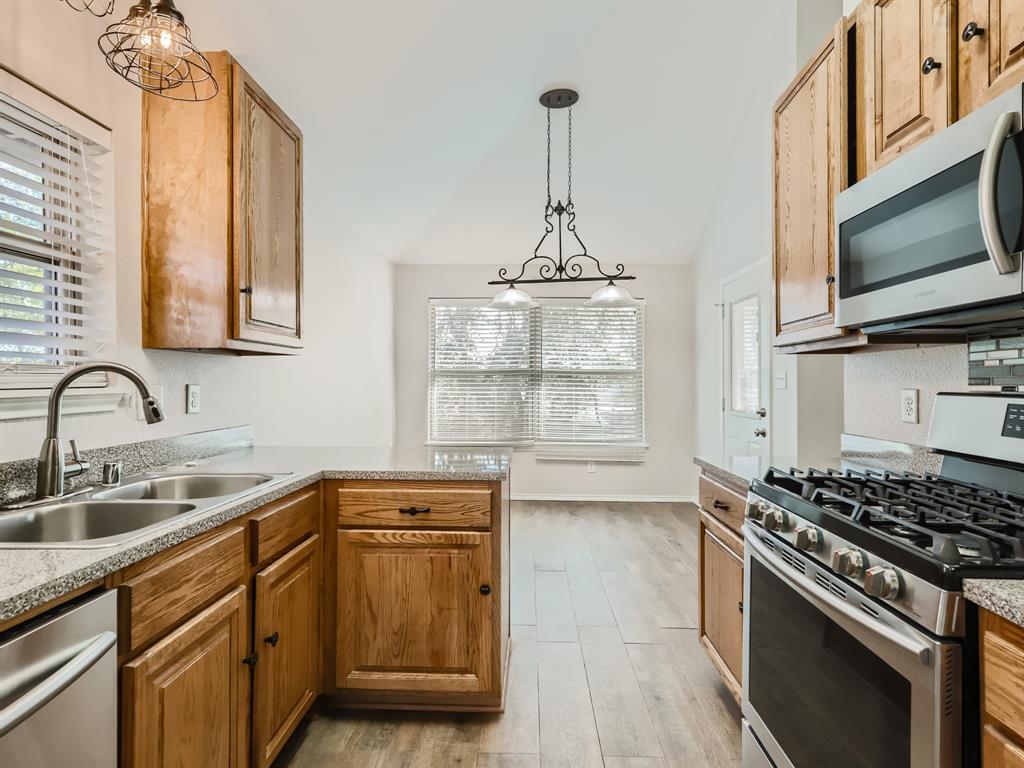 Flower Hill 03 - Residential