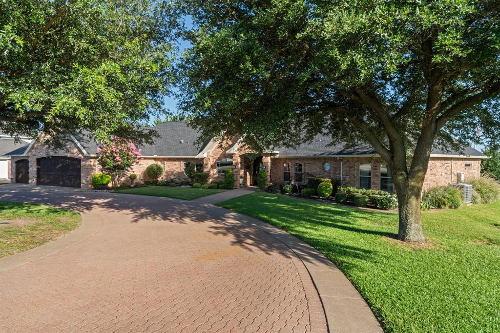 129 Lakeshore Drive