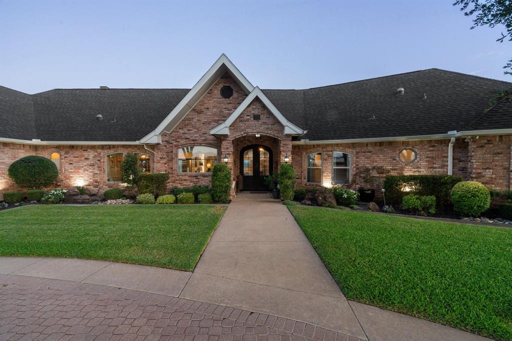 129 Lakeshore Drive