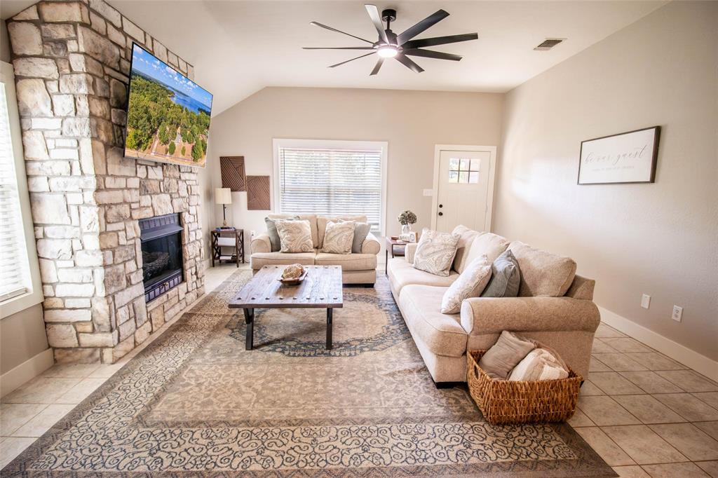 237 Lakeview Circle