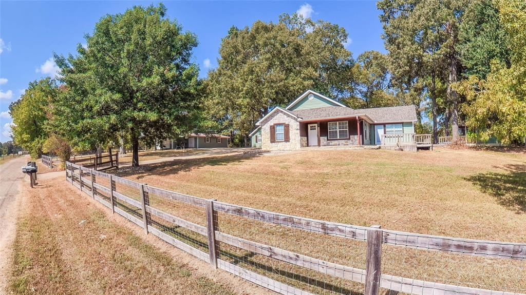 237 Lakeview Circle
