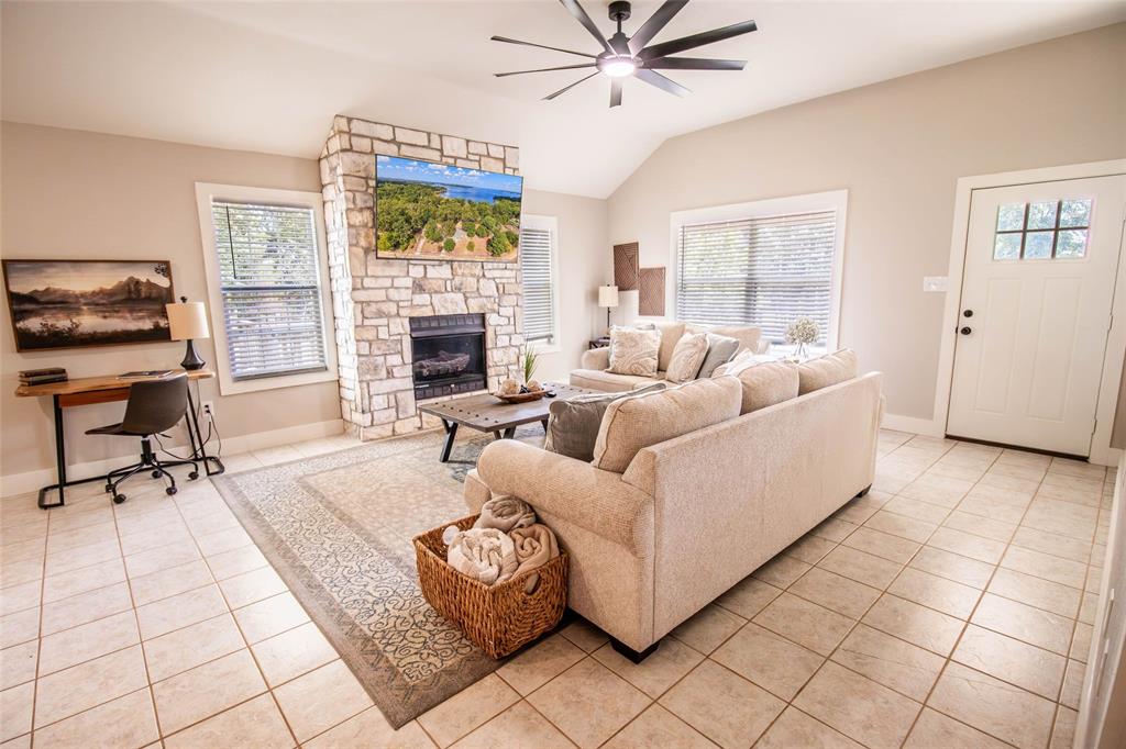 237 Lakeview Circle