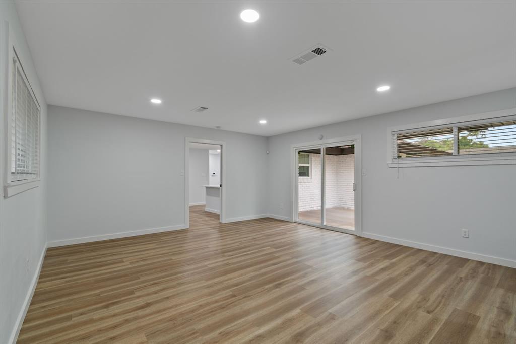 International Estates - Residential Lease