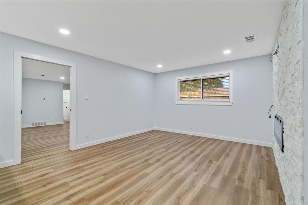 International Estates - Residential Lease