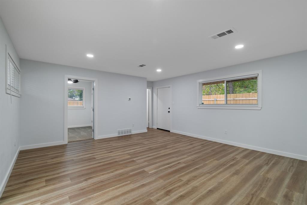 International Estates - Residential Lease