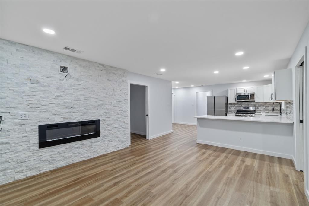 International Estates - Residential Lease